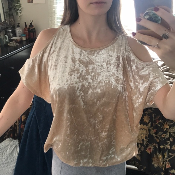 Shiny Champagne Open-Shoulder Top - Picture 2 of 4